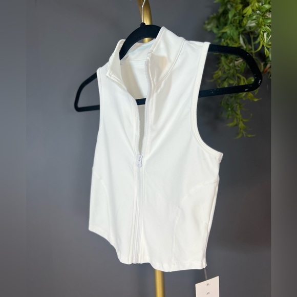 HALARA Tops - Halara